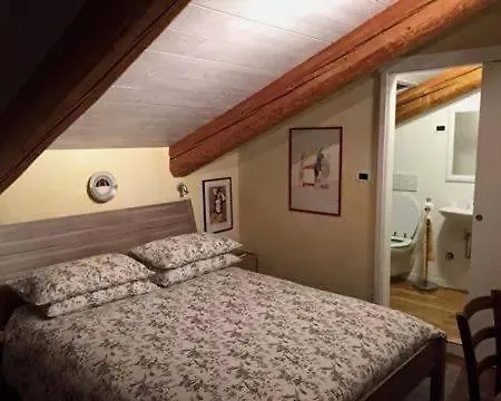 Aprile Bed & Breakfast 4*