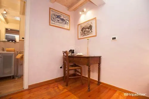 Aprile Bed & Breakfast 3*