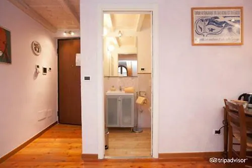 Aprile Bed & Breakfast 3*