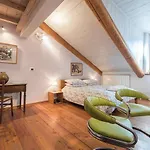 Aprile Bed & Breakfast 3*
