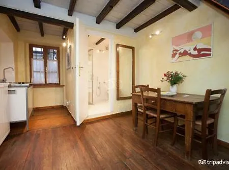 Aprile Bed & Breakfast 3*