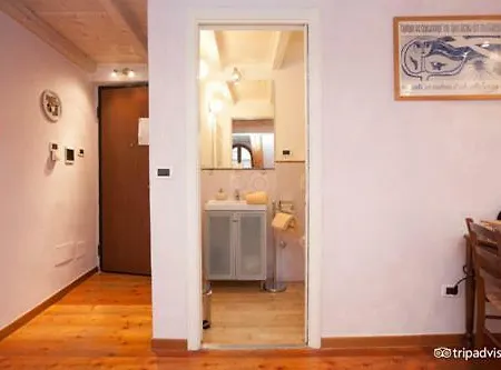 Aprile Bed & Breakfast 3*